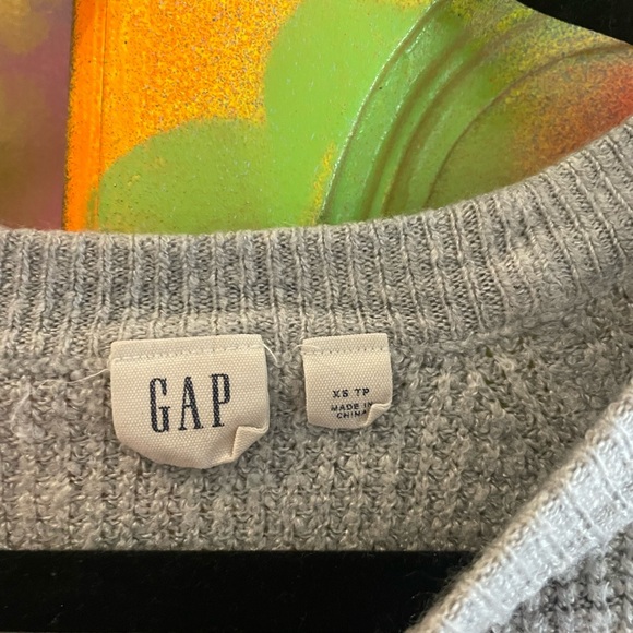 GAP extra small knit gray/grey winter crewneck sweater XS - Picture 2 of 5